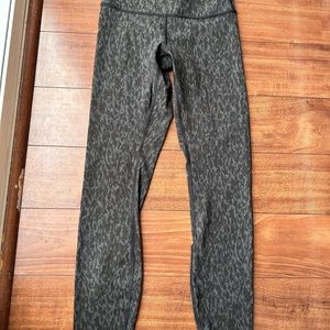 Lululemon leggings size for no billowing